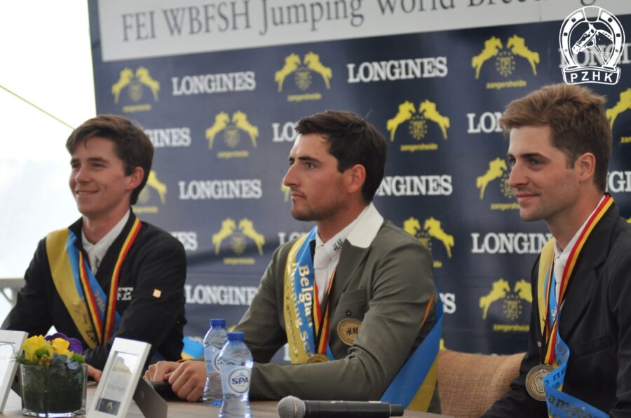 Konferencja prasowa Mistrzów Belgii – od lewej srebrny Thibeau Spots, złoty Nicola Philippaerts i brązowy Jordy van Massenhove