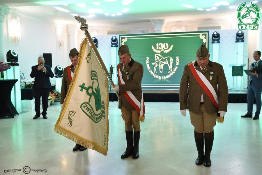 Poczet sztandarowy ZHKWlkp Gniezno