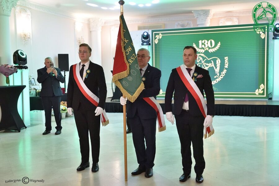 Poczet sztandarowy WZHK Warszawa o/Marki