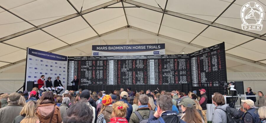 Tablica na której układane są wyniki kolejnych prób w Badminton Horse Trials 2026
